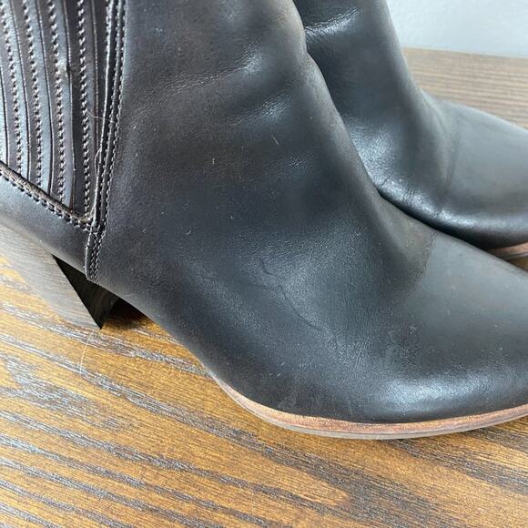 UGG Australia Poppy Boots Size 10 - Picture 8 of 9